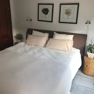 https://casa-los-malaga.1costadelsol.com