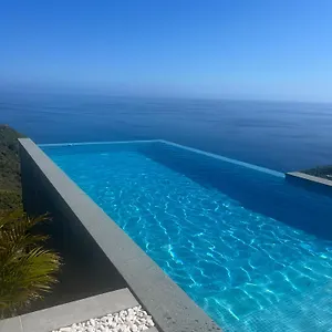Mar Azul Calheta (Madeira)