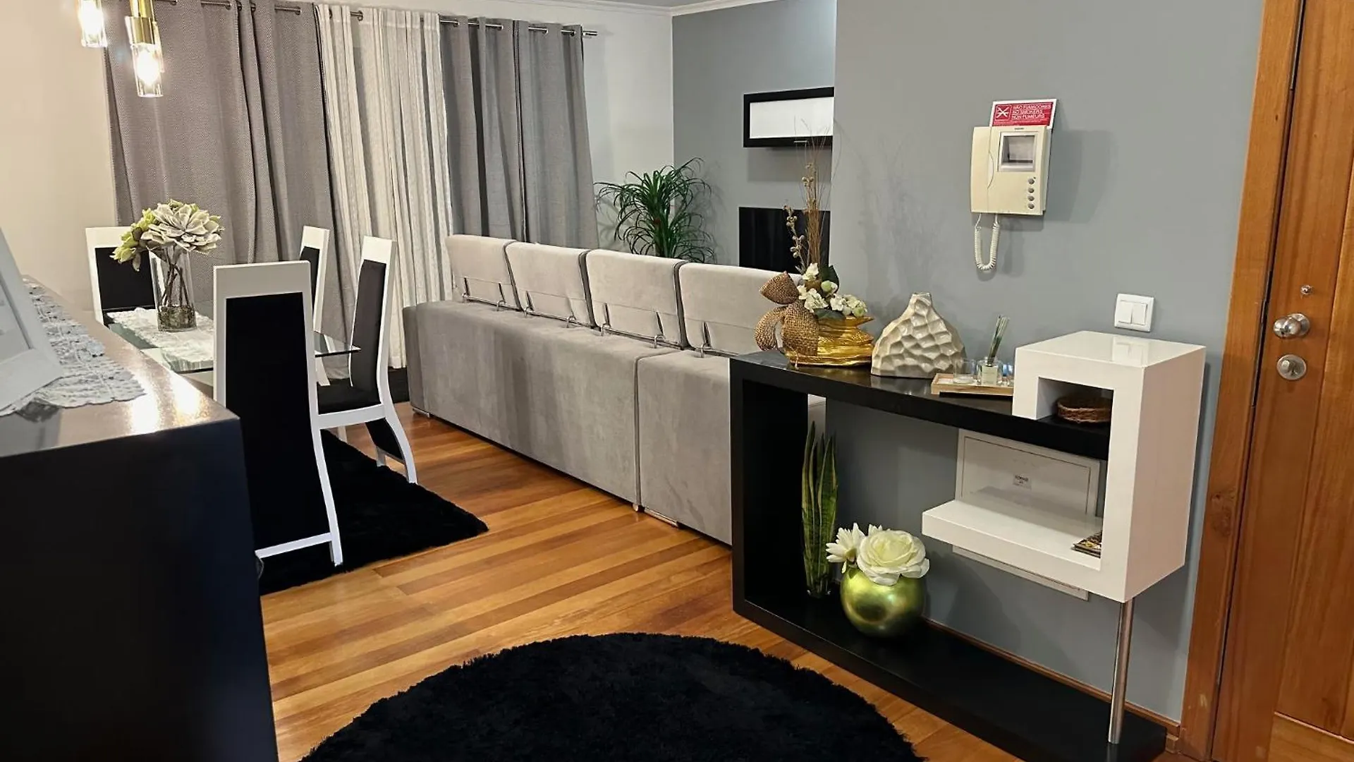 Zeza'S Apartament 칼례타 0*,